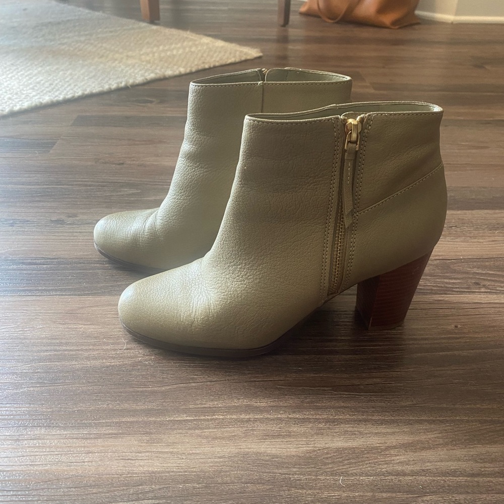 Green leather Cole Haan booties